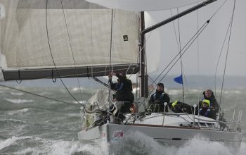 how-to-sail-helming-big-seas1