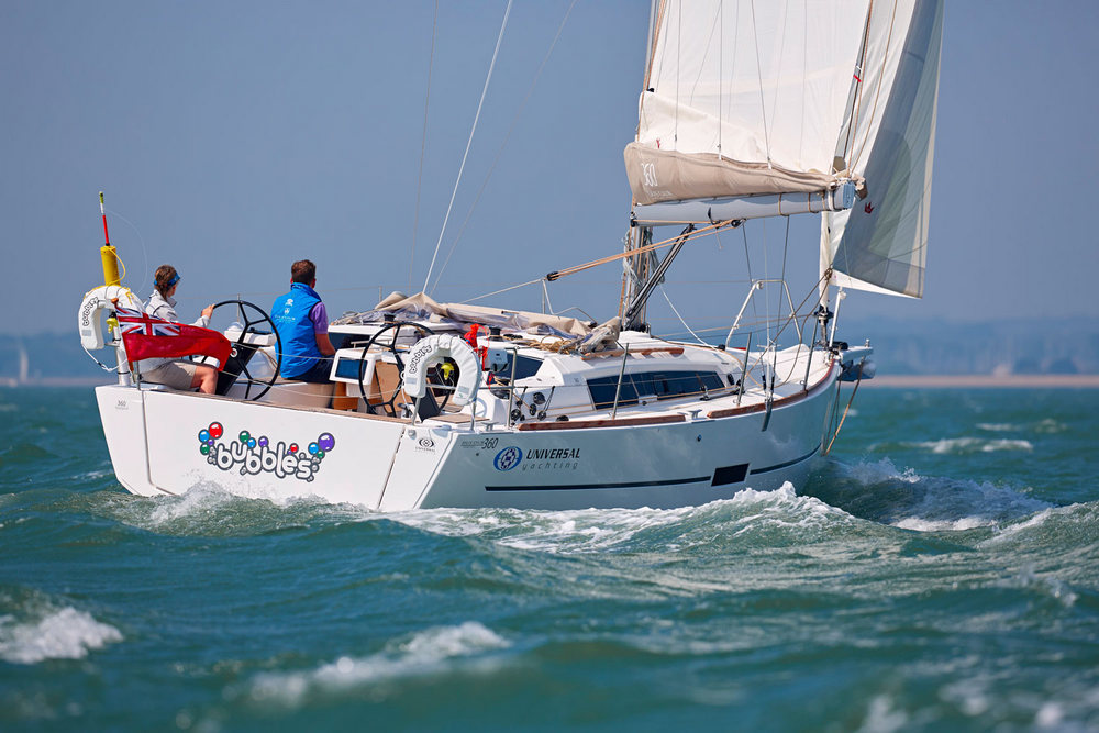 bareboat yacht charter solent