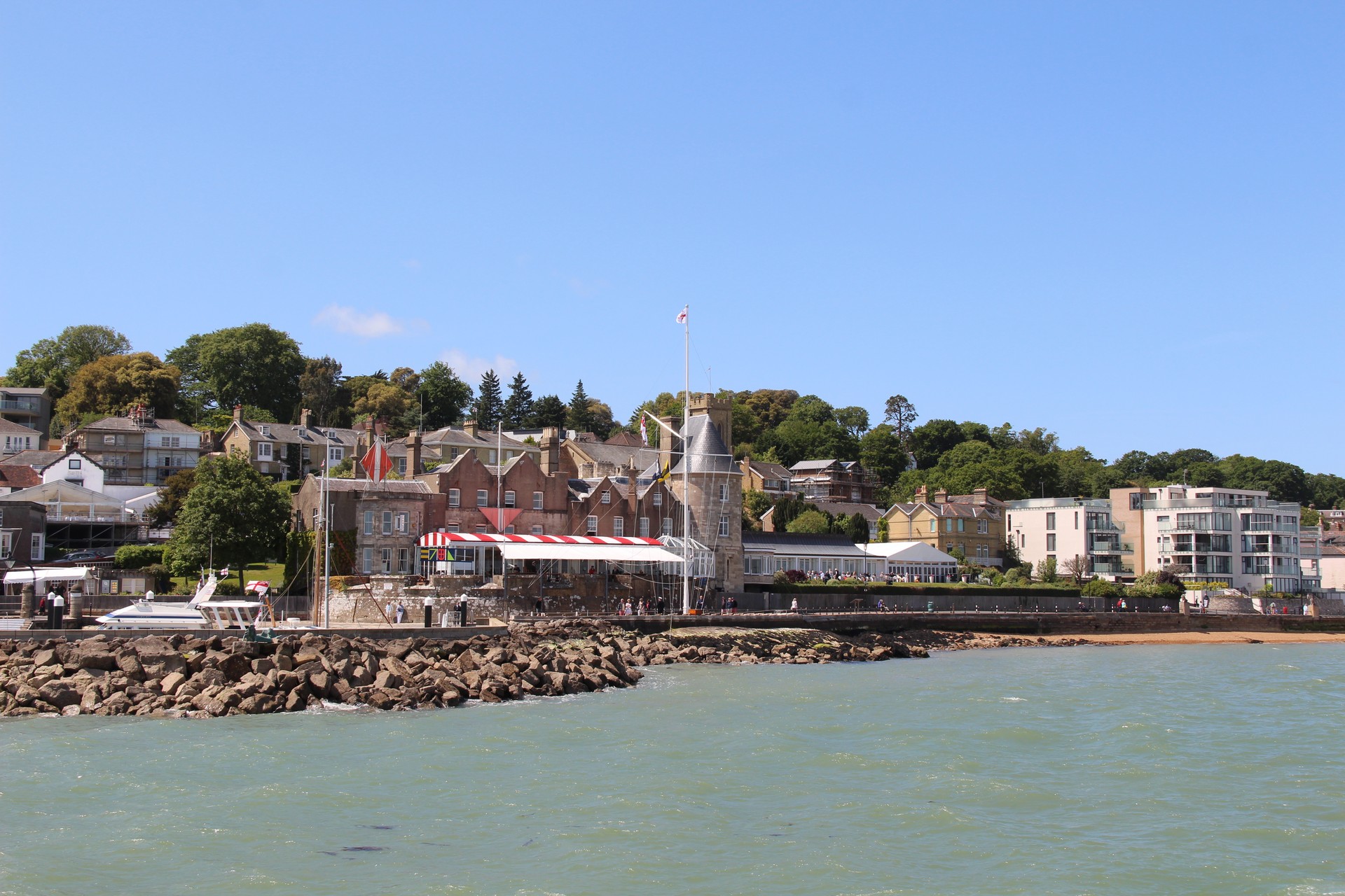 Sailing to Cowes