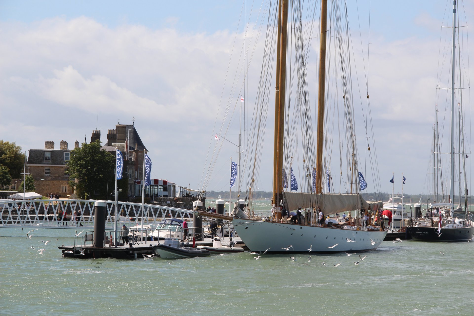 Sailing to Cowes